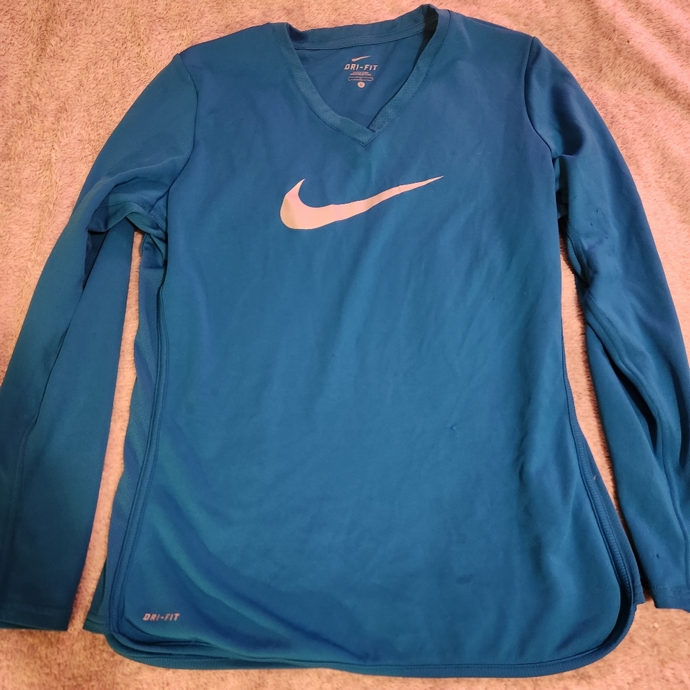 Nike Dri Fit, Flawed - Small Picks Long Sleeve Breathable Fabric Workout L Large